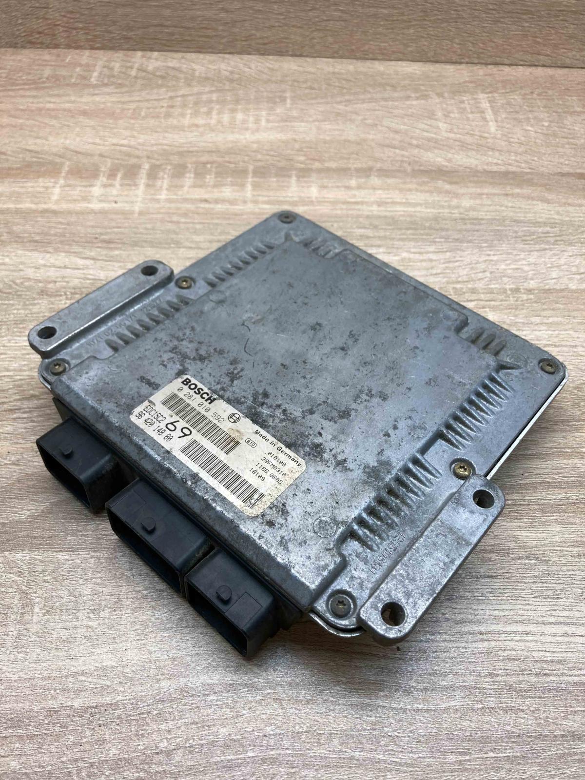 9642014880 0281010592  Engine control unit/module ECU Peugeot 306