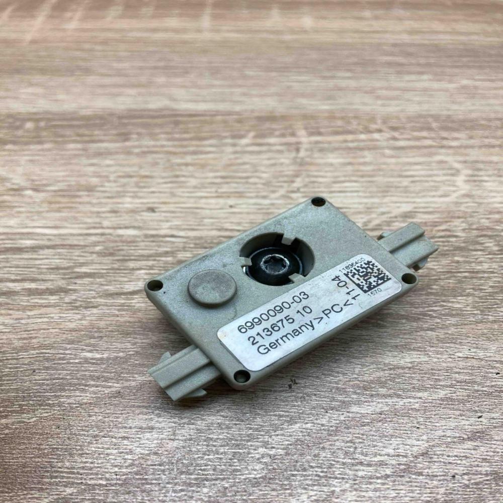6990090 6990090 03  Aerial antenna amplifier BMW 3 E90 E91
