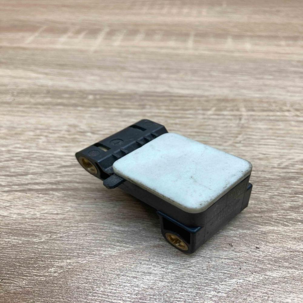 6911003 0285003900 Safe Airbag deployment crash/impact sensor BMW X6 E71