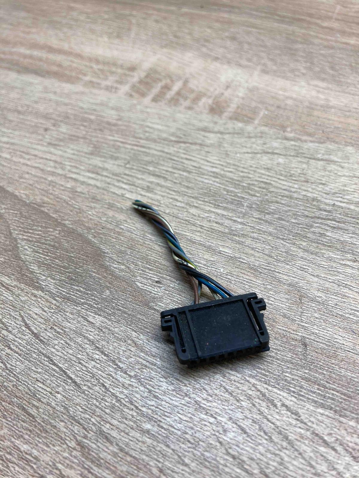 6954522 0 1718547 1  Plug wire BMW 7 G11 G12