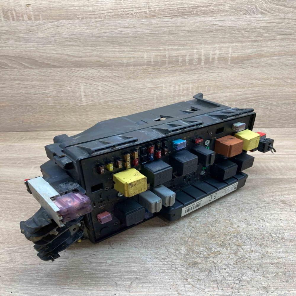 13191126 5DK008668 07  Fuse module Opel Astra H