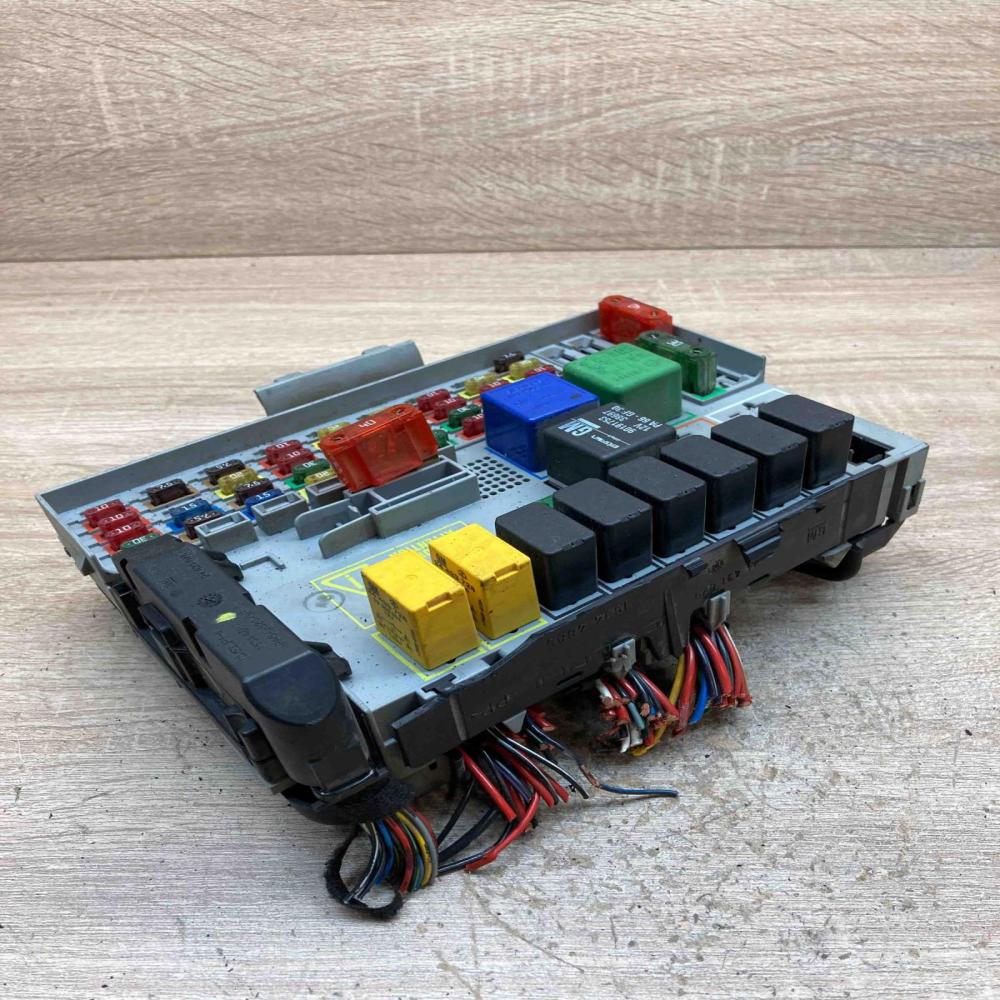 24412497 24431677  Fuse module Opel Astra G