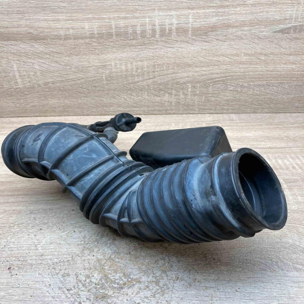 30636828 14313  Air intake hose/pipe Volvo V70