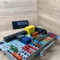 90589965   Fuse module Opel Zafira A