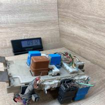 24350 4U100 1031002  Fuse module Nissan Almera Tino