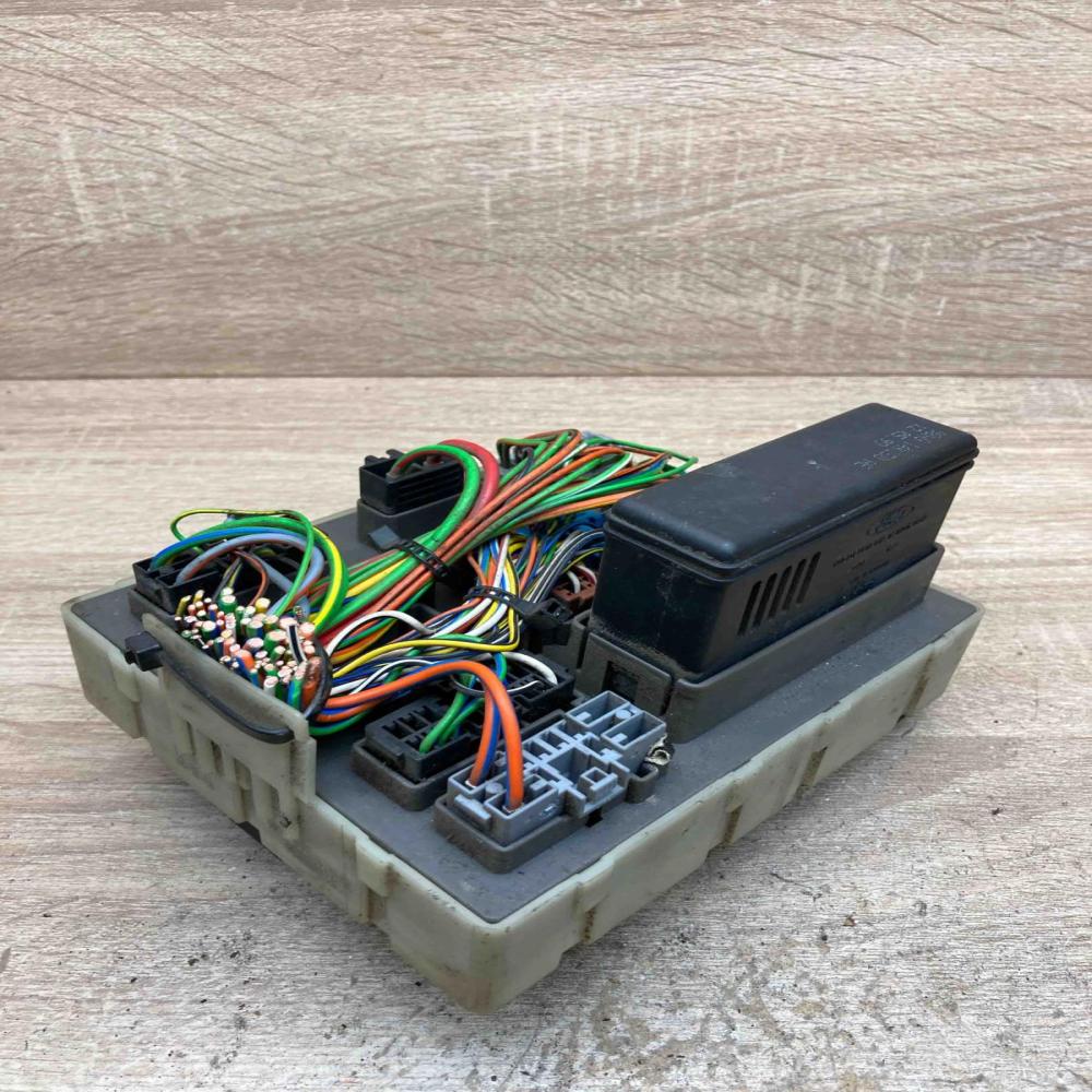 98AG14A07306 518251806  Fuse module Ford Focus