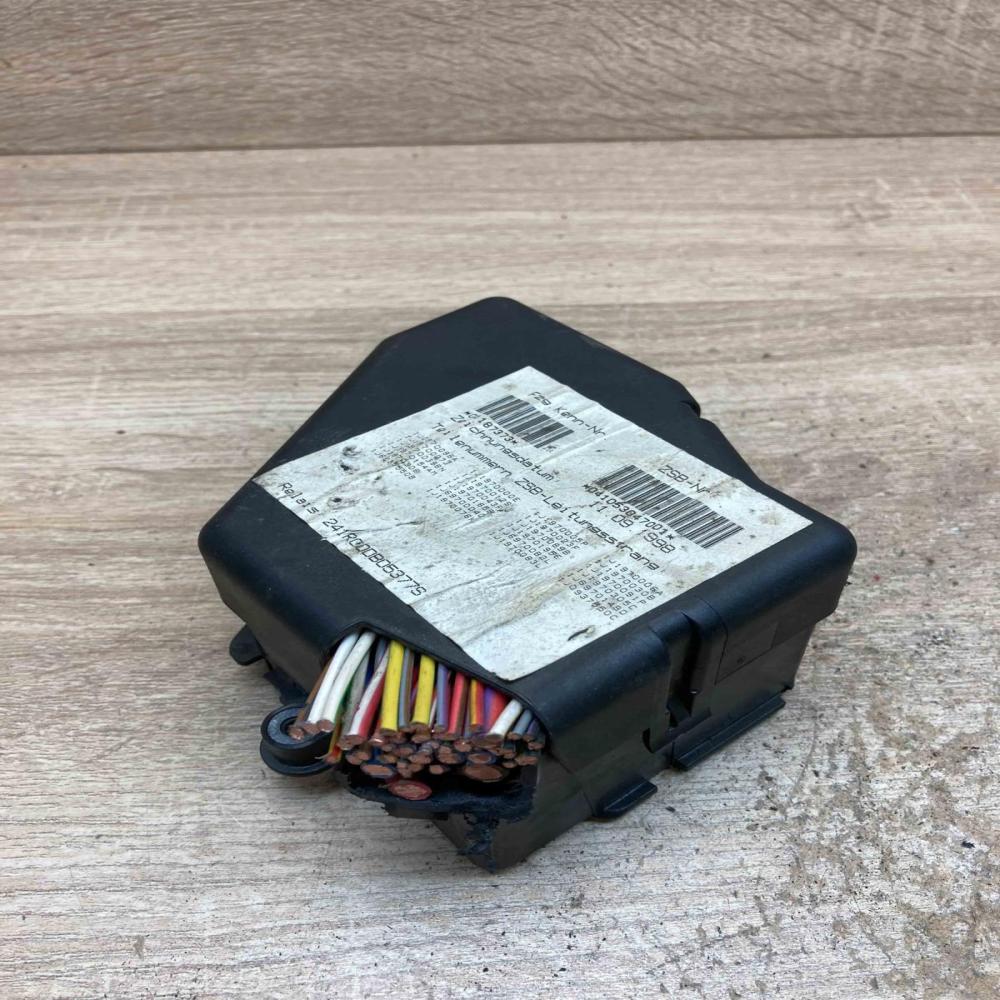 1J0970096A 1J1970007J  Fuse box set Volkswagen Golf IV