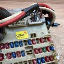 24350 4U100 0811002  Fuse module Nissan Almera Tino