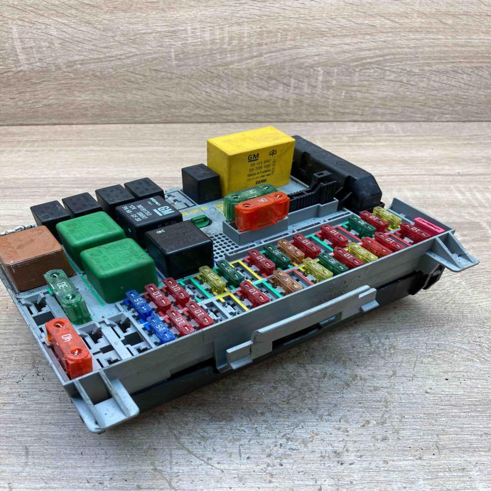 09152787   Fuse module Opel Vectra B