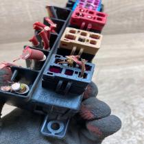 8L0941822A   Fuse module Audi A8 S8 D2 4D