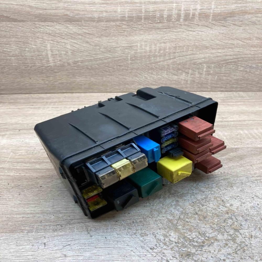 93BG 14411 AC PA6 GB20 GF  Fuse box set Ford Mondeo MK I