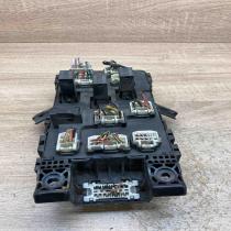 82641 05011 05810530  Fuse box set Toyota Avensis T220