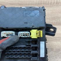 82641 05011 05810530  Fuse box set Toyota Avensis T220