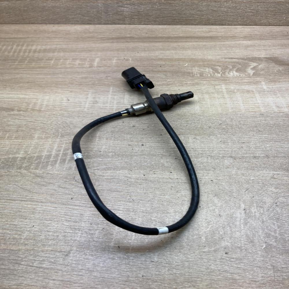 04L906262A   Lambda probe sensor Volkswagen PASSAT B8