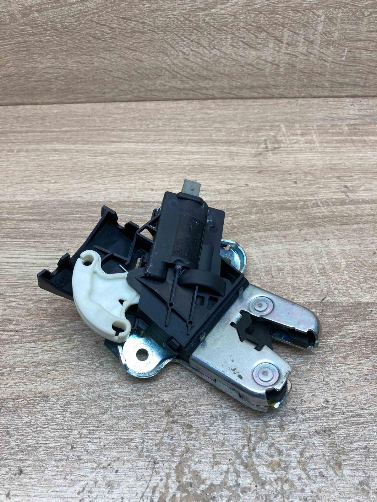 4F5827505D   Tailgate/trunk/boot lock/catch/latch Audi A8 S8 D3 4E