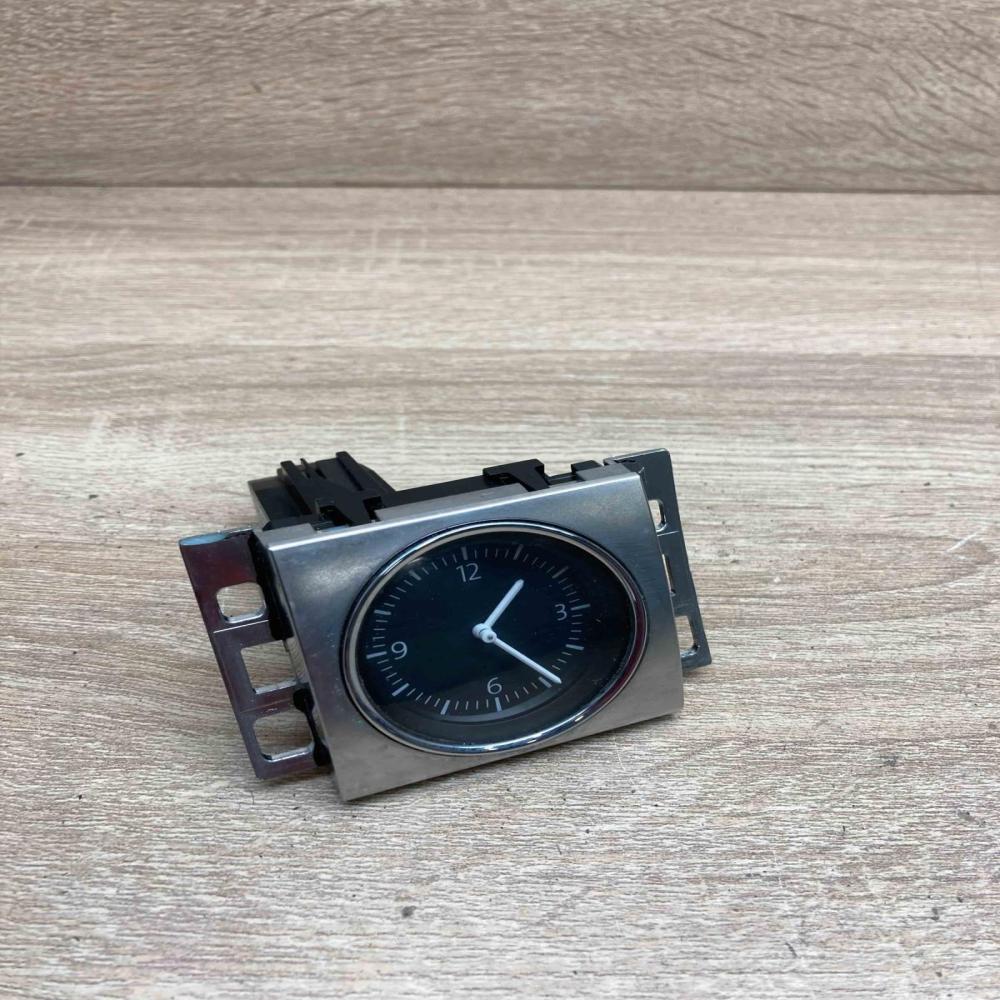 3AA919204A 1948058 14  Clock Volkswagen PASSAT B7