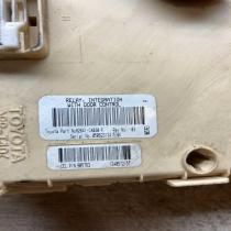 82641 CA030 F 1340572157  Fuse module Toyota Avensis T250