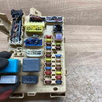 82641 CA030 F 1340572157  Fuse module Toyota Avensis T250