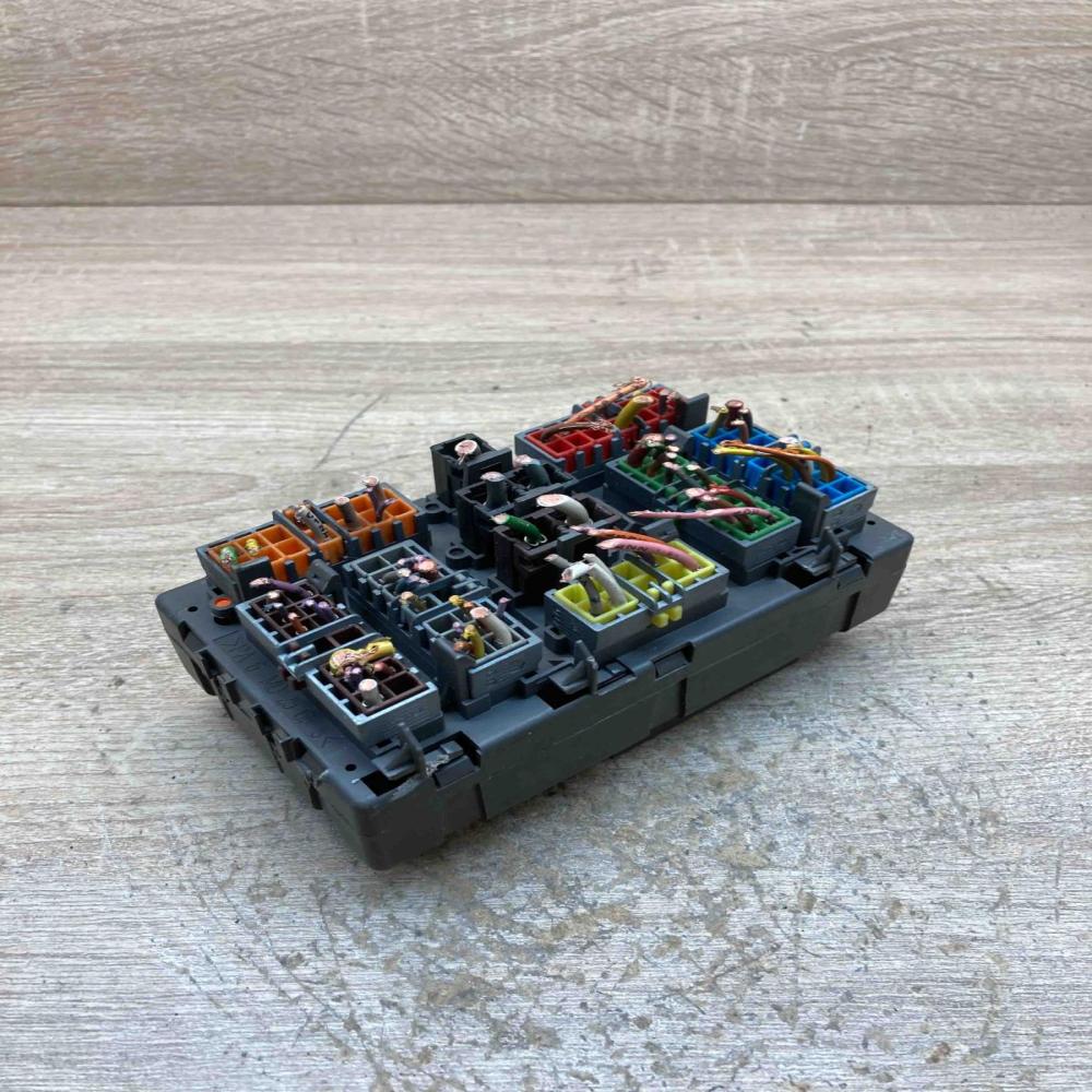 94592 881 80 S 0225 5225611  Fuse module Peugeot 406