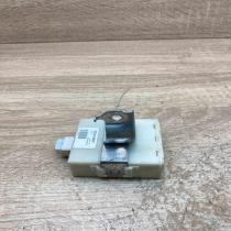 89741 05070 73668012  Door control unit/module Toyota Avensis T250