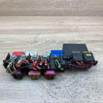 8L0941822A 896083000 Main Fuse module Volkswagen PASSAT B5