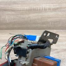 24350 4U100 0516001  Fuse module Nissan Almera Tino