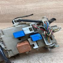 24350 4U100 0516001  Fuse module Nissan Almera Tino