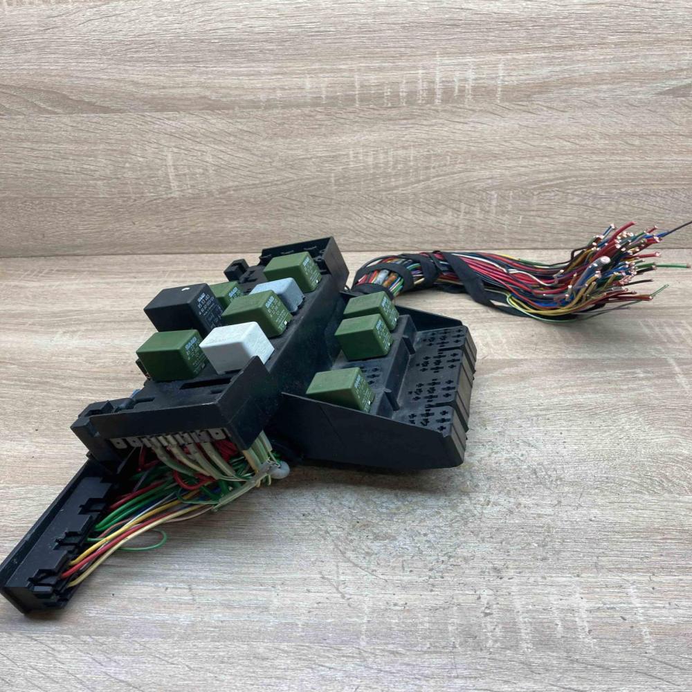4174967   Fuse box set Saab 9000 CS