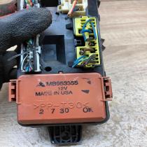 MB953355 MR318828 Main Fuse module Mitsubishi Carisma