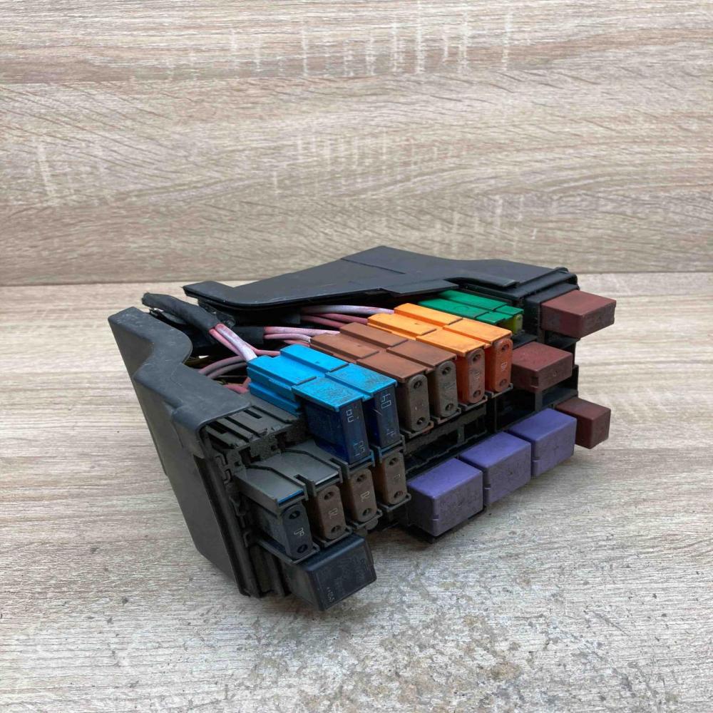 55RDY9083 8200283145 C1 Fuse box set Renault Laguna II