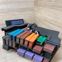 55RDY9083 8200283145 C1 Fuse box set Renault Laguna II