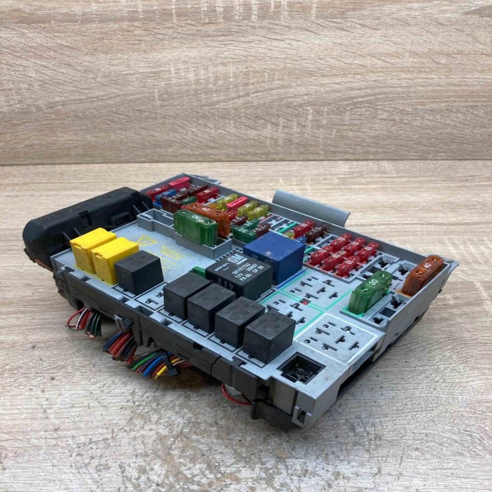90589965 Main  Fuse module Opel Astra G