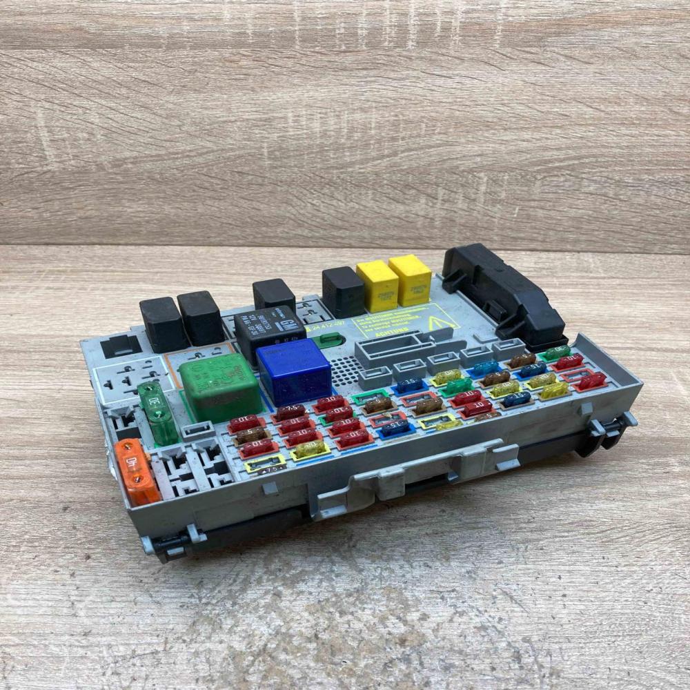 24412497 15344887  Fuse module Opel Zafira A