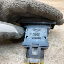 065251 Used With Plug Fog light switch Nissan Micra