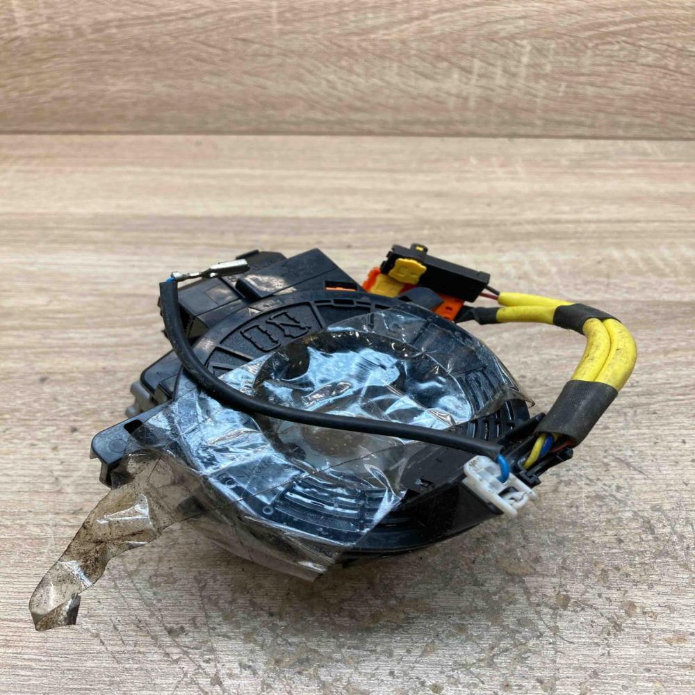 XU3 K4N 2363   Airbag slip ring squib (SRS ring) Toyota RAV 4 (XA20)