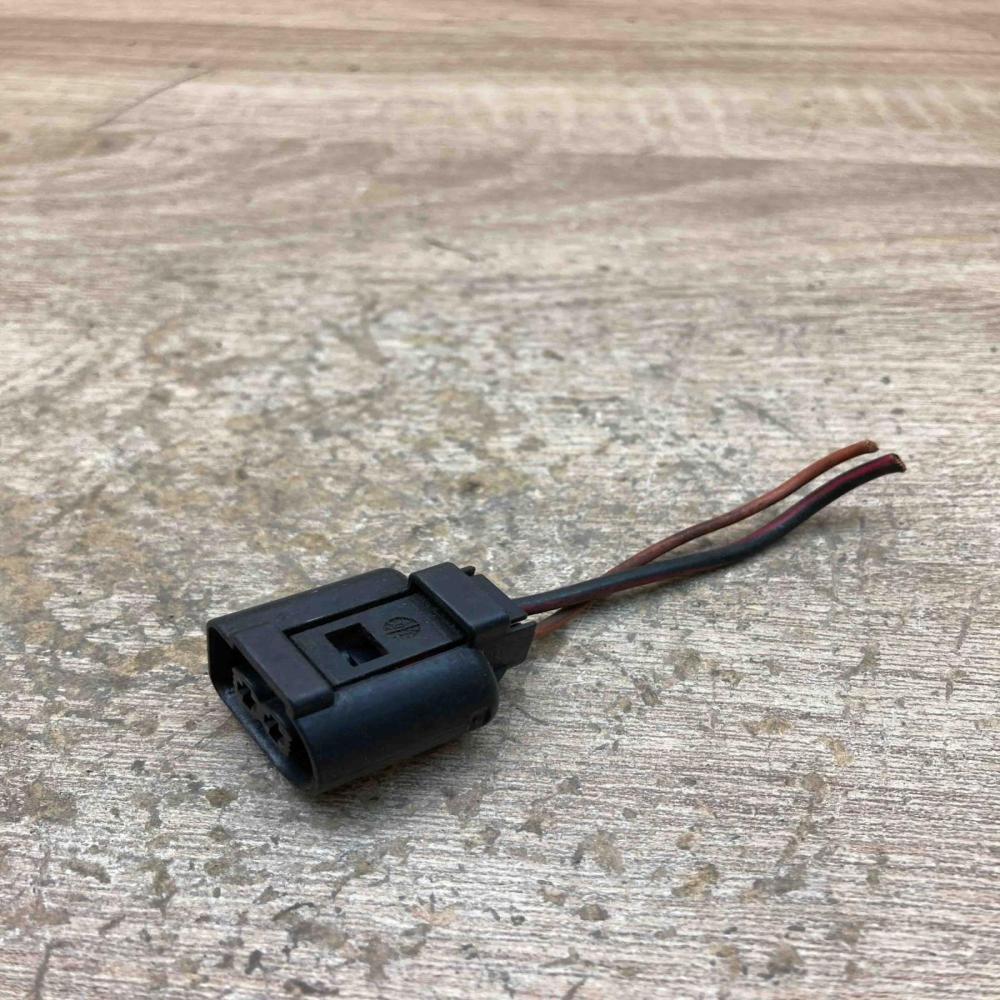 8364516 18139 14725  Plug wire BMW 3 E46