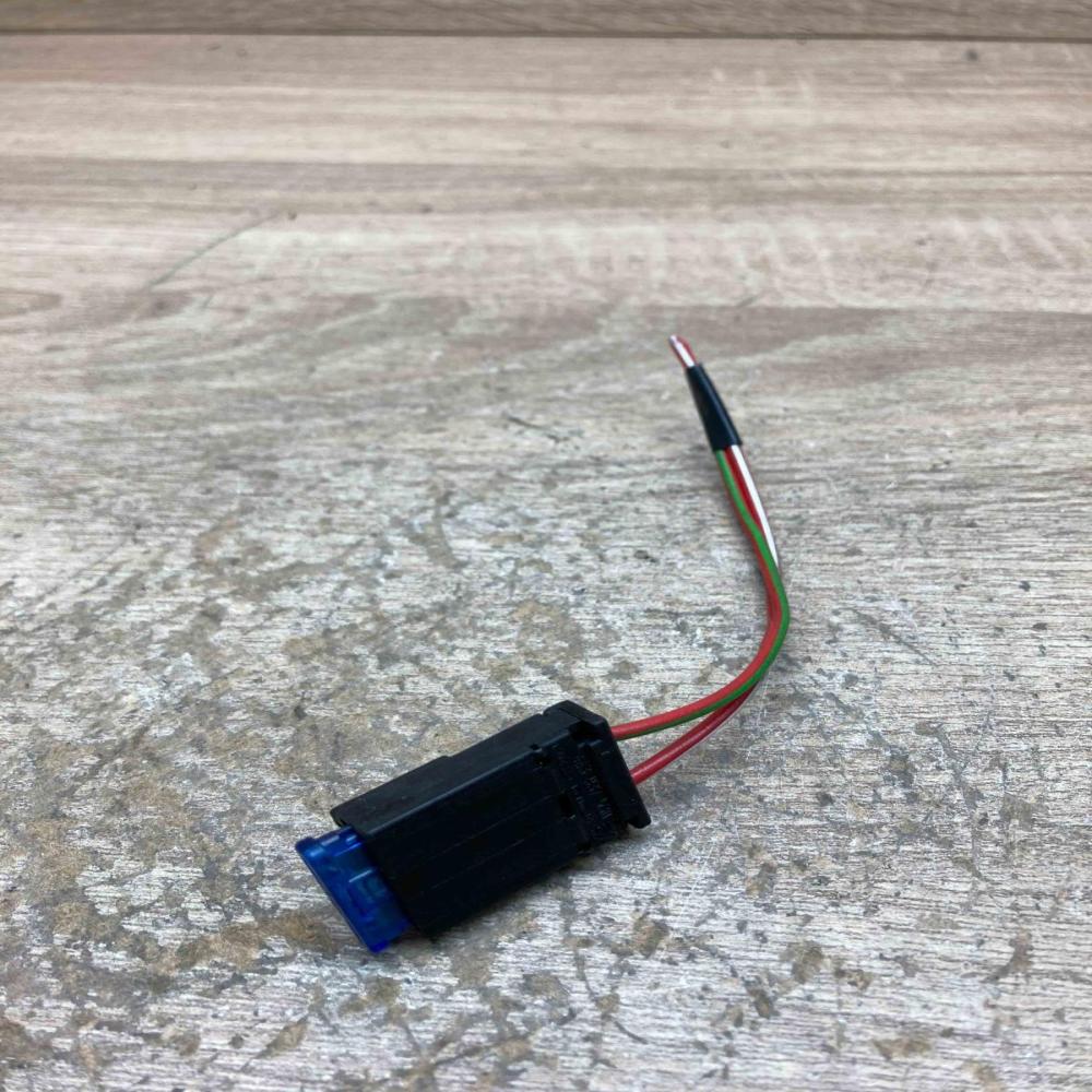 443937530   Fuse Audi A4 S4 B5 8D