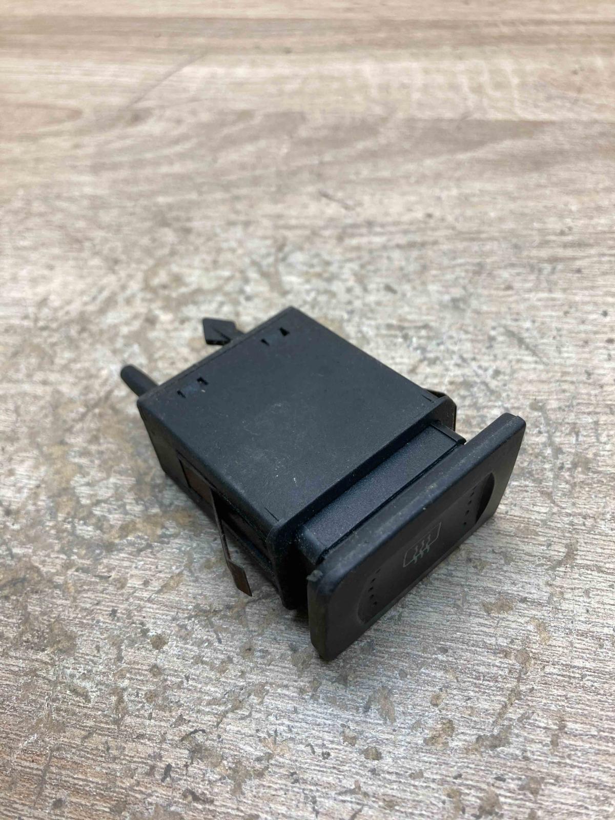 1J0959621C   Windscreen/window heater switch Volkswagen Golf IV