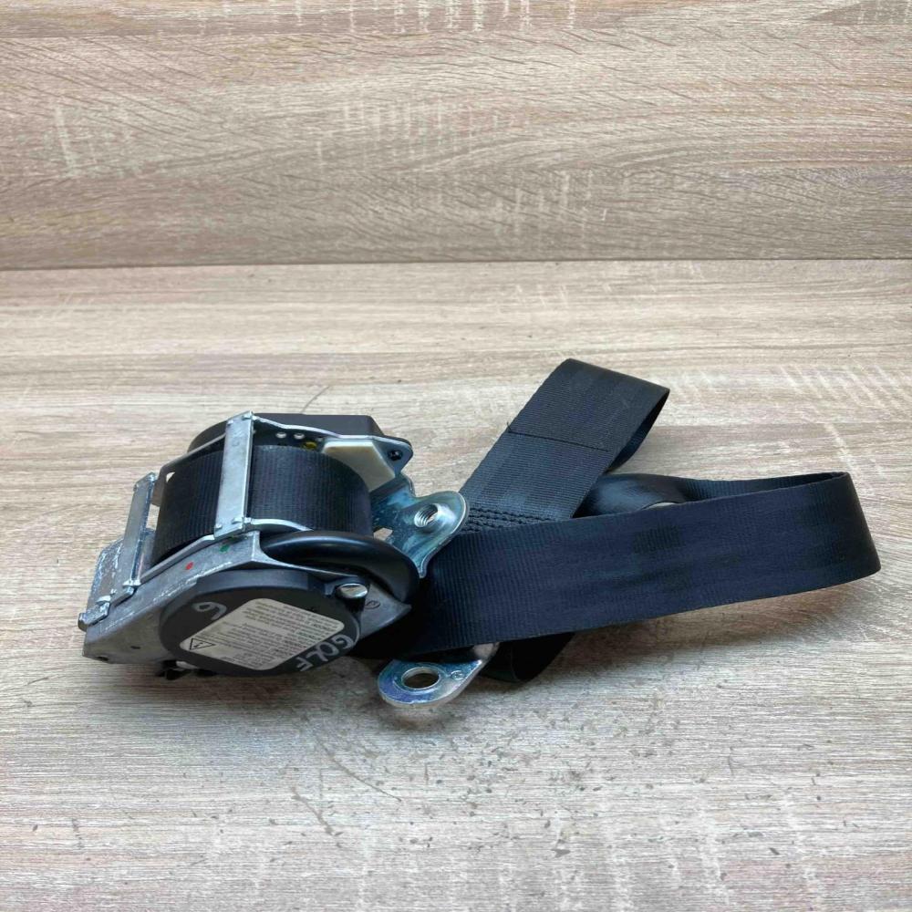 617979800 1K4857705BH  Front seatbelt Volkswagen Golf IV