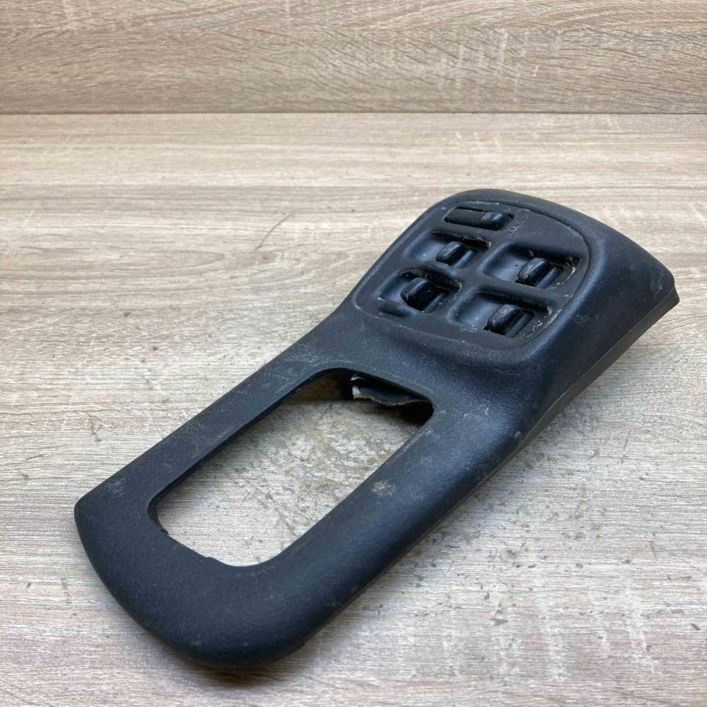 94226FA070   Electric window control switch Subaru Impreza I