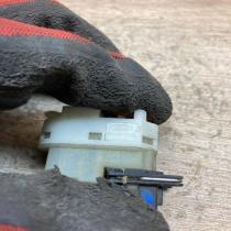 93BB 9C872 AD   Brake pedal sensor switch Ford Mondeo MK I
