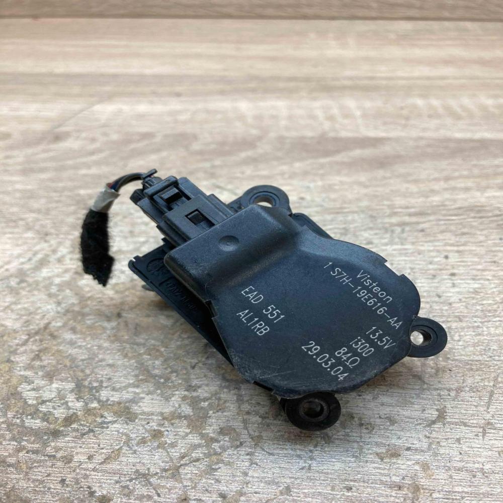 1S7H 19E616 AA EAD551 AL1RB Air flap motor/actuator Ford Focus