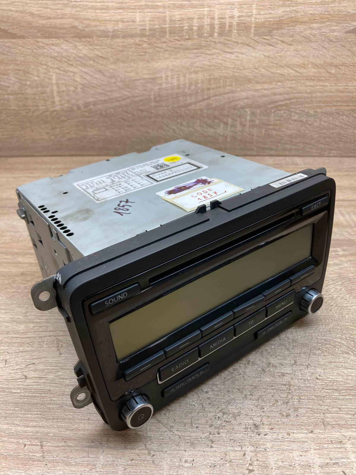 1K0035186AB  With CODE Radio/CD/DVD/GPS head unit Volkswagen PASSAT B7