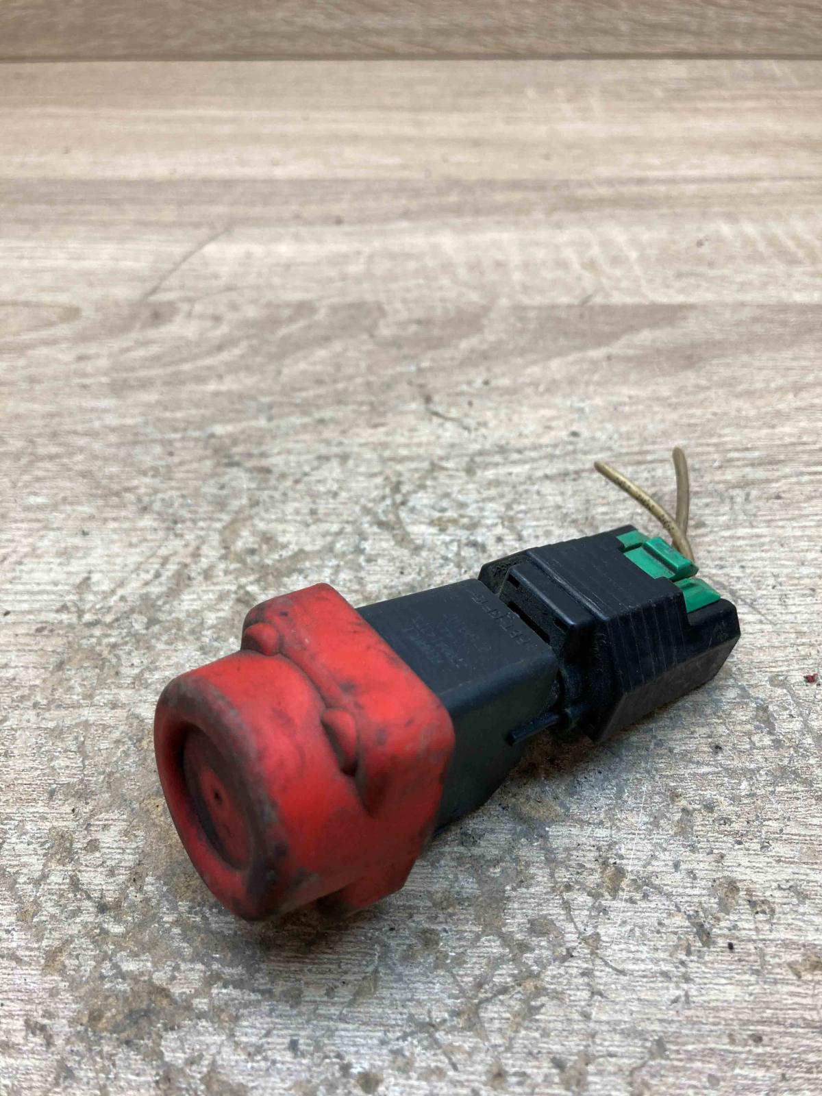 7700414373   Fuel cut-off switch Renault Scenic I