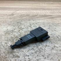 1J0945511A   Brake pedal sensor switch Volkswagen Golf IV