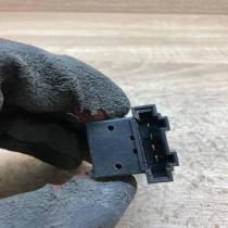 1J0945511A   Brake pedal sensor switch Volkswagen Golf IV