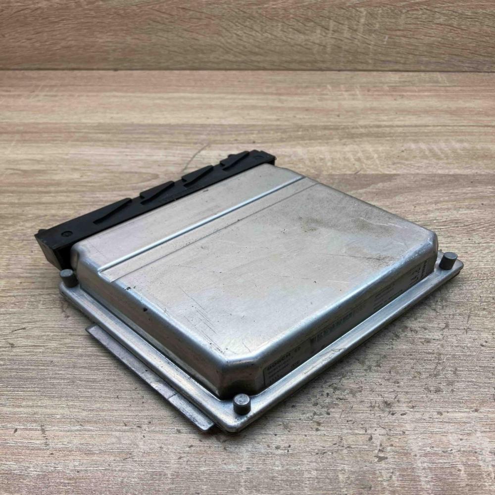 08677708A 0281010319  Engine control unit/module ECU Volvo S70  V70  V70 XC