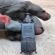 1H0927189A   Brake pedal sensor switch Volkswagen Golf IV