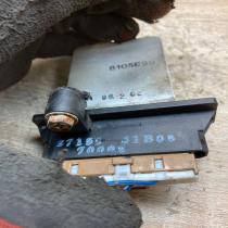 37150 41B05 8105E99  Heater blower motor/fan resistor Nissan Almera N16