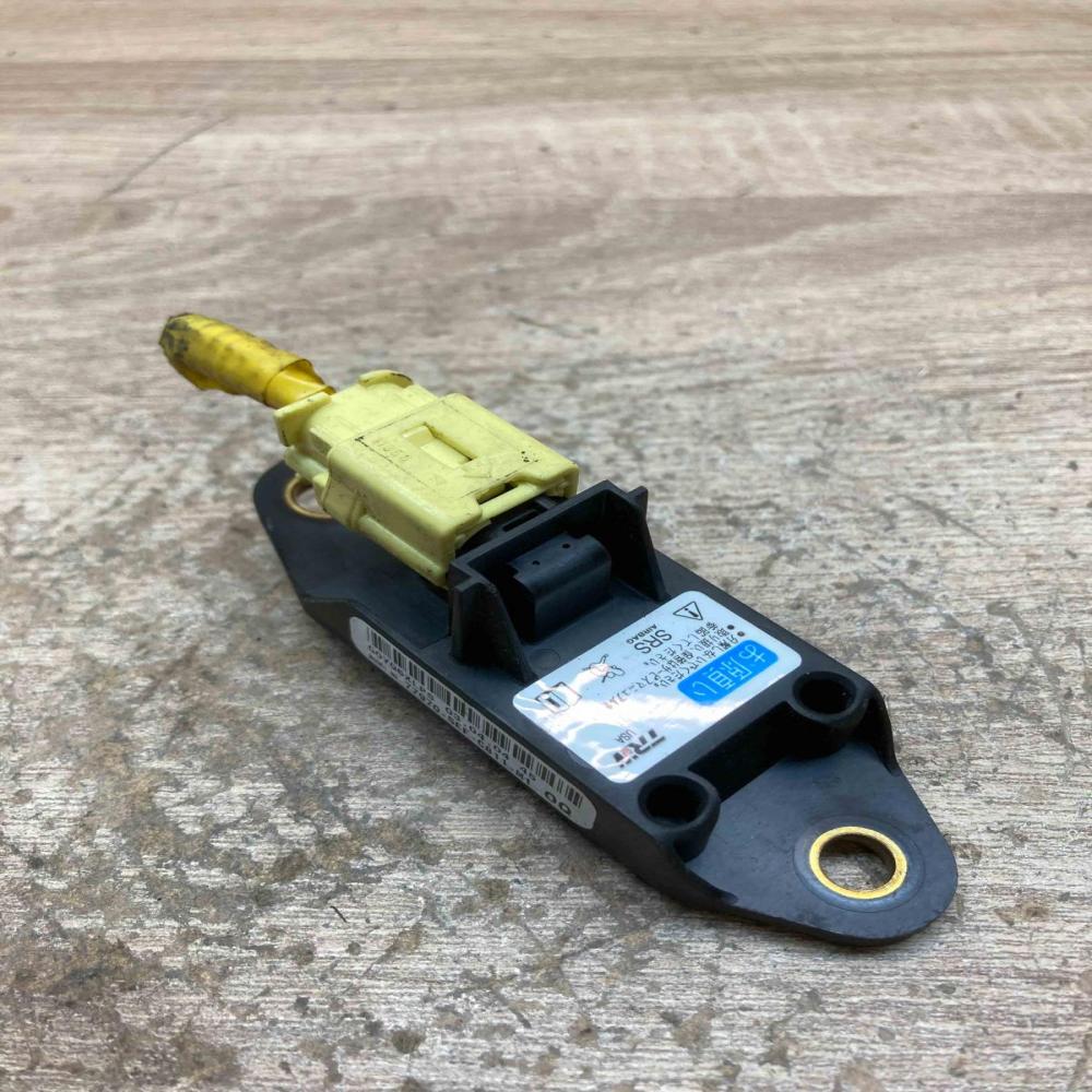 77970 SEF C811 M1 G0YQ6XLPS With Plug Airbag deployment crash/impact sensor Hond